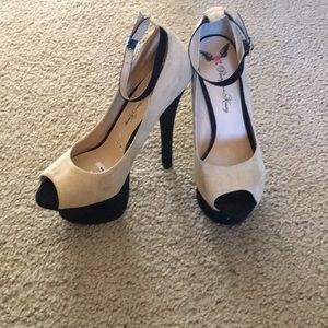 Never worn suede heels